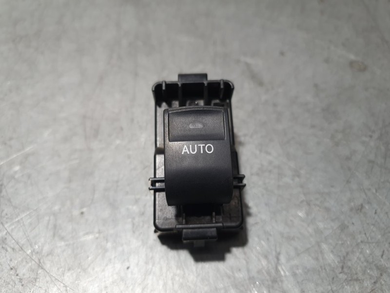 Recambio de mando elevalunas delantero derecho para toyota auris active referencia OEM IAM 0860D30  