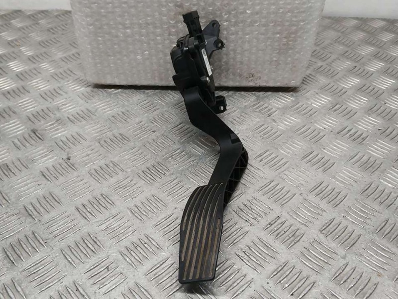 Recambio de potenciometro pedal para jeep compass ii busines 4x2 referencia OEM IAM 51942423 6PV01017515 HELLA