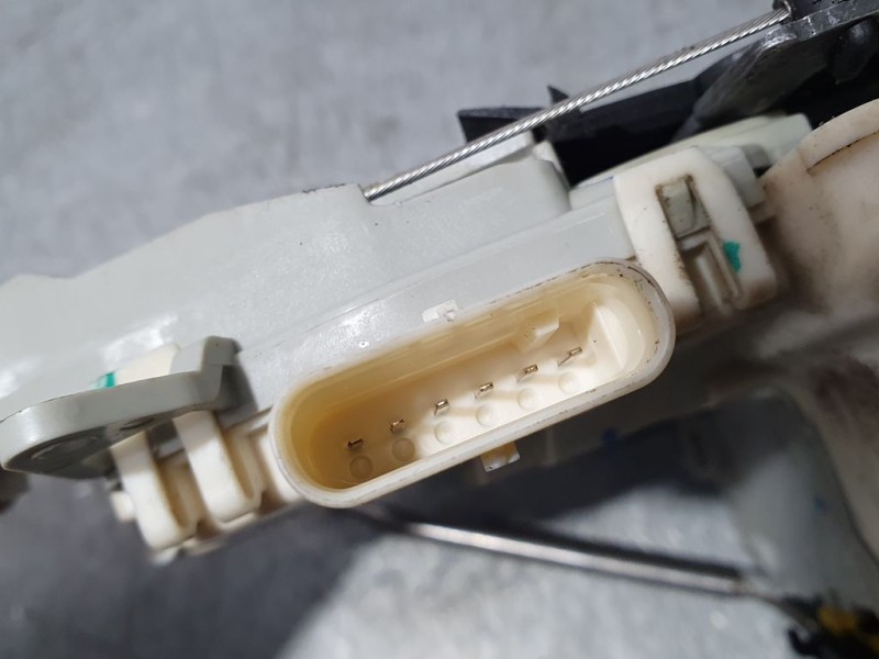 Recambio de cerradura puerta trasera derecha para audi a6 berlina (4f2) 2.7 tdi quattro referencia OEM IAM 4F0839016J  ELECTRICA