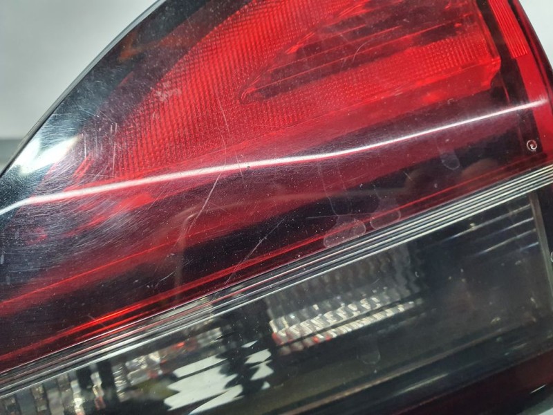 Recambio de piloto trasero derecho para opel zafira tourer edition referencia OEM IAM 13292359 338834753 LED INTERIOR ROZADO