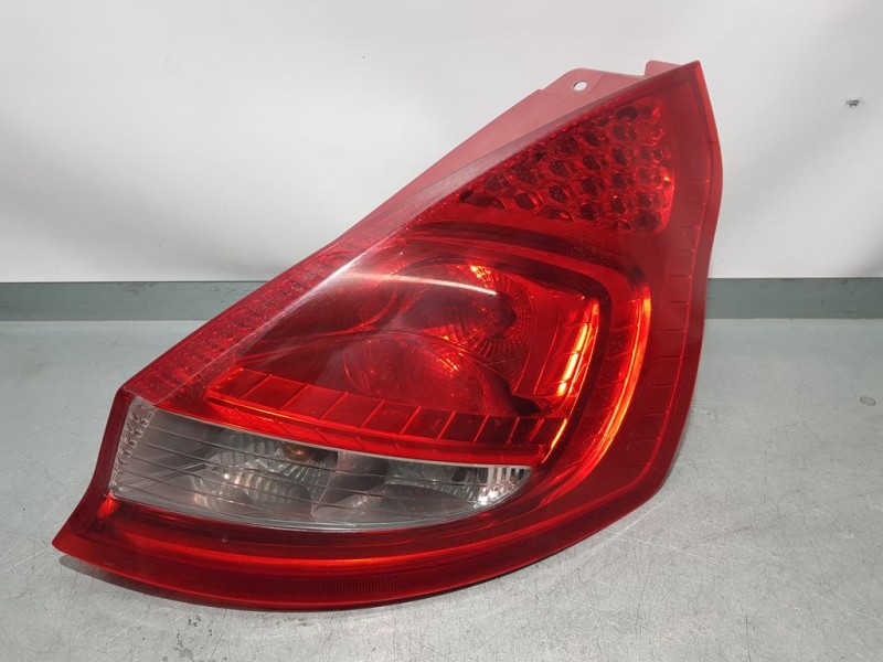 Recambio de piloto trasero derecho para ford fiesta (cb1) ambiente referencia OEM IAM   ROZADO