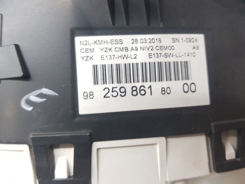 Recambio de cuadro instrumentos para peugeot 208 i (ca_, cc_) 1.2 vti 82 referencia OEM IAM 9825986180  