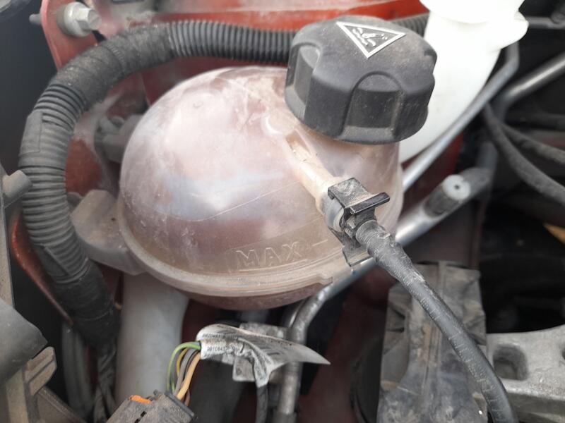 Recambio de deposito expansion para peugeot 208 i (ca_, cc_) 1.2 vti 82 referencia OEM IAM 9800777280  