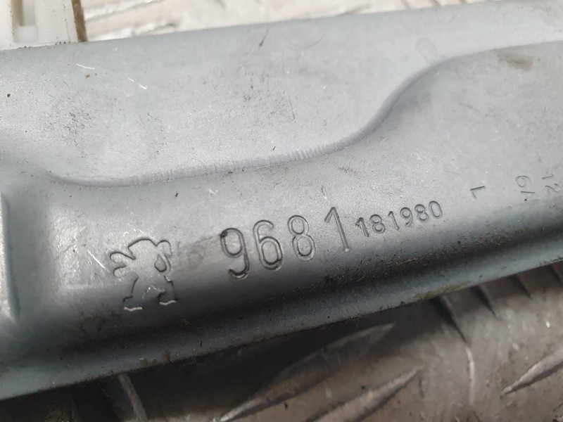 Recambio de elevalunas delantero izquierdo para peugeot 207 x-line referencia OEM IAM 9681181980  ELECTRICO