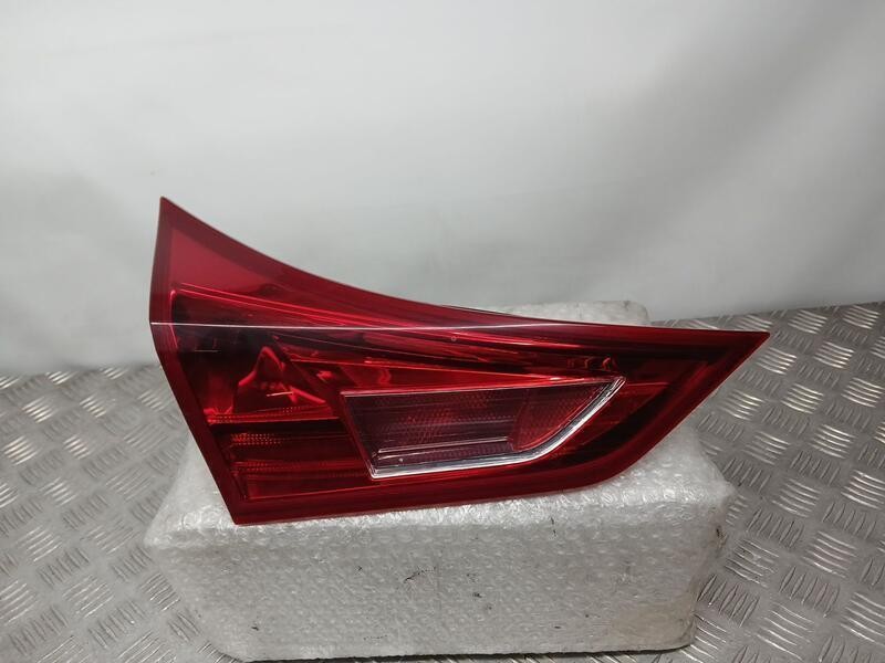 Recambio de piloto trasero izquierdo para toyota auris active referencia OEM IAM 8159102450 INTERIOR KOITO 02260