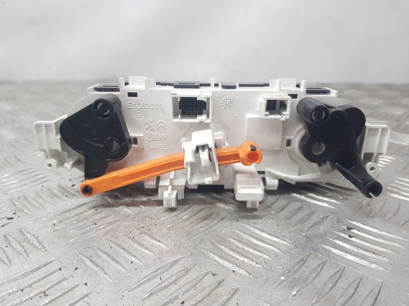 Recambio de mando calefaccion / aire acondicionado para peugeot 208 i (ca_, cc_) 1.2 vti 82 referencia OEM IAM 9672248380  
