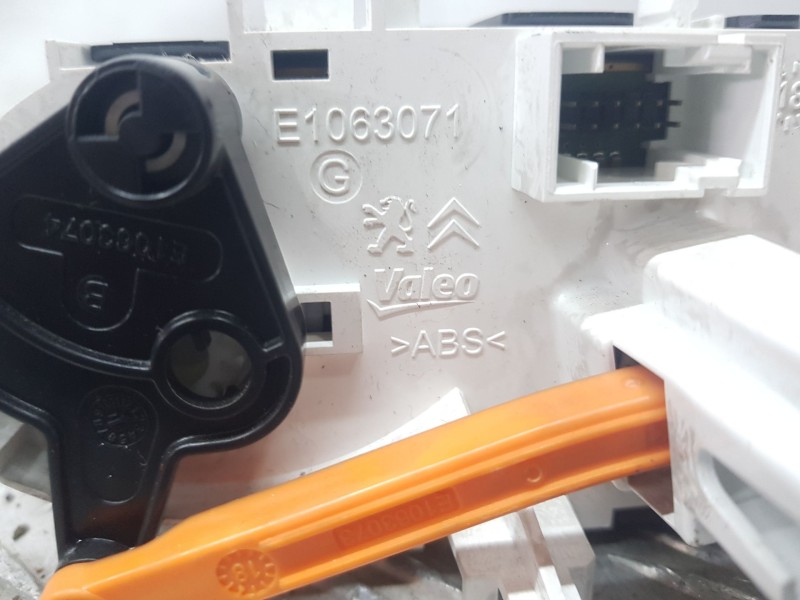 Recambio de mando calefaccion / aire acondicionado para peugeot 208 i (ca_, cc_) 1.2 vti 82 referencia OEM IAM 9672248380  