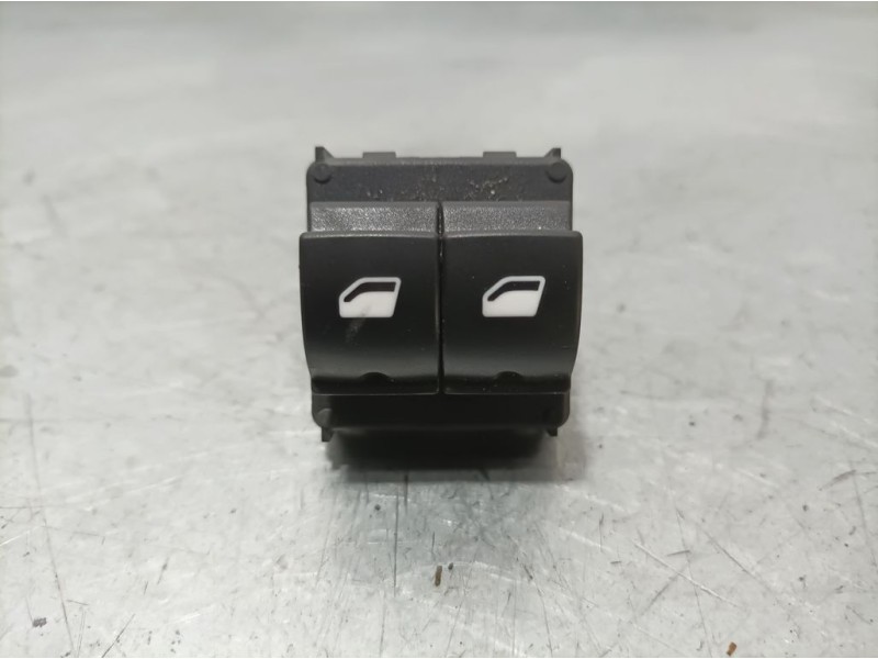 Recambio de mando elevalunas delantero izquierdo para citroën c4 cactus feel edition referencia OEM IAM 9801529820  