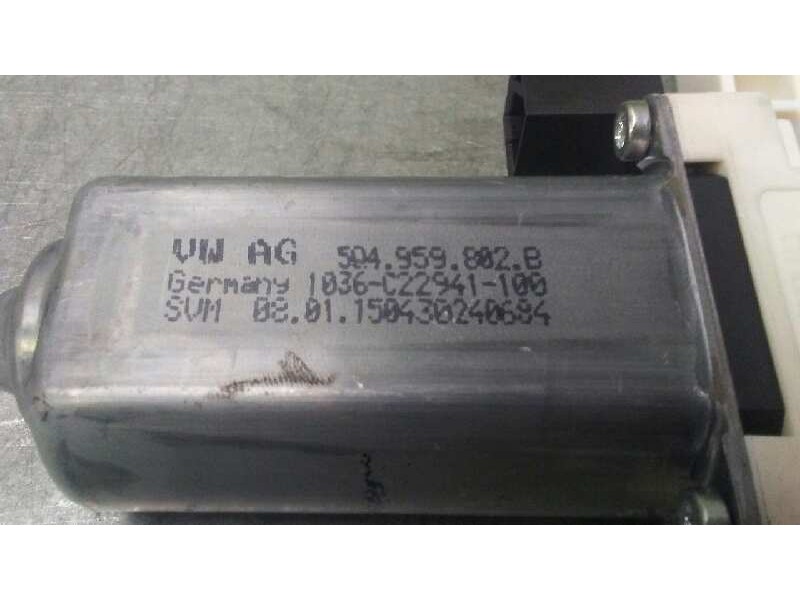 Recambio de motor elevalunas delantero derecho para volkswagen passat lim. (3g2) edition bmt referencia OEM IAM 5Q4959802B 2 PIN