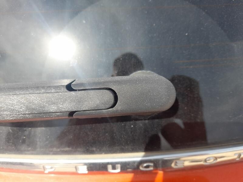 Recambio de motor limpia trasero para peugeot 208 i (ca_, cc_) 1.2 vti 82 referencia OEM IAM 9673251380  