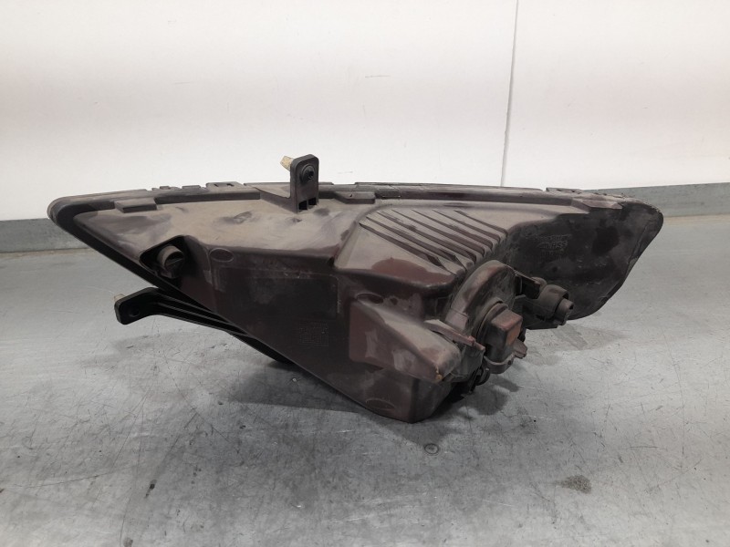 Recambio de faro antiniebla derecho para seat leon st (5f8) 2.0 tdi referencia OEM IAM 5F0941700A  