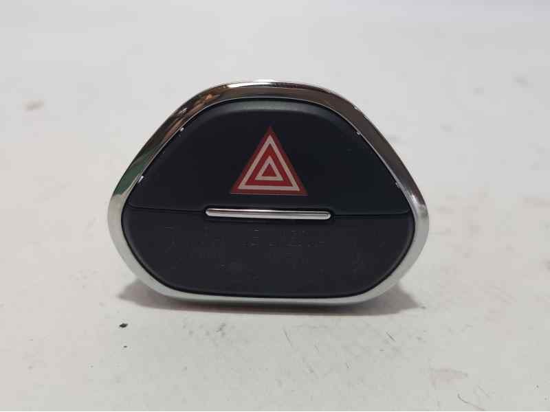 Recambio de warning para opel corsa e edition referencia OEM IAM 13563976 10023605 