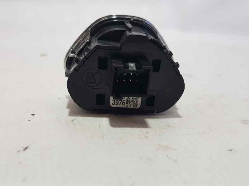 Recambio de warning para opel corsa e edition referencia OEM IAM 13563976 10023605 