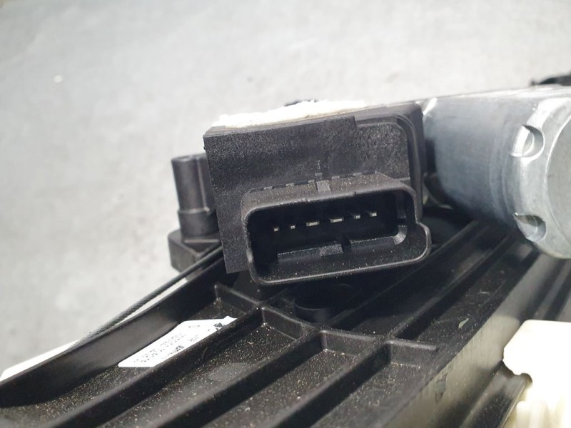 Recambio de elevalunas trasero derecho para peugeot 3008 active referencia OEM IAM 9830388880  ELECTRICO