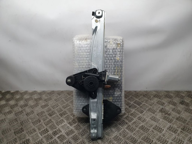 Recambio de elevalunas delantero derecho para dacia sandero confort referencia OEM IAM 807207678R  ELECTRICO
