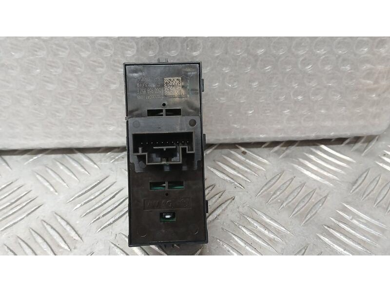 Recambio de mando elevalunas delantero izquierdo para seat arona style edition referencia OEM IAM 5G0959857F  