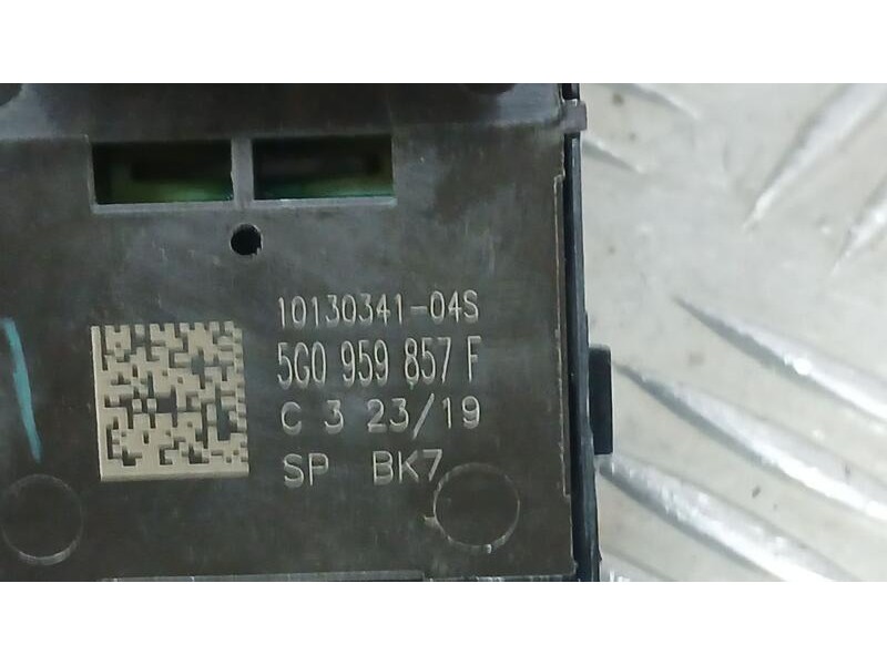 Recambio de mando elevalunas delantero izquierdo para seat arona style edition referencia OEM IAM 5G0959857F  