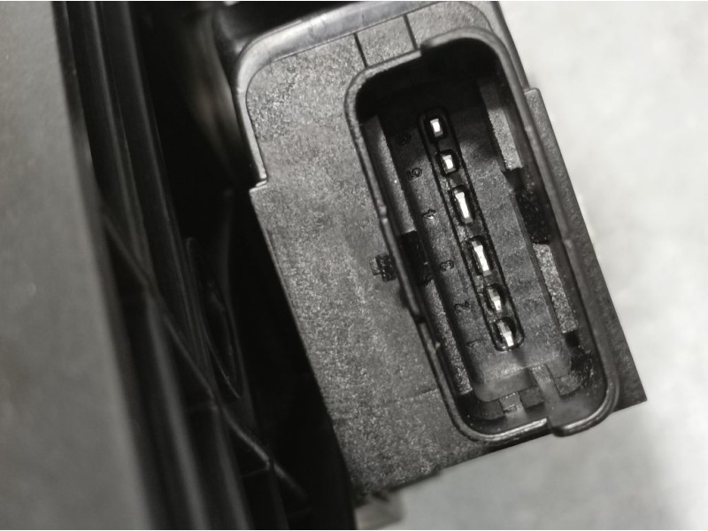 Recambio de elevalunas trasero izquierdo para peugeot 3008 active referencia OEM IAM 9830389080  ELECTRICO 6 PINS