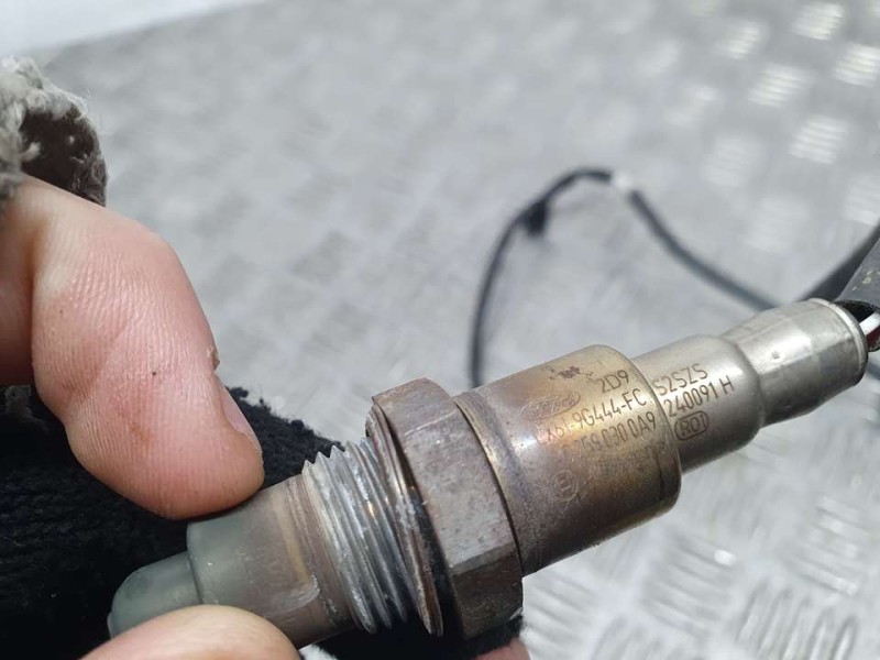 Recambio de sonda lambda para ford kuga st-line referencia OEM IAM LX619G444FC 02580300A9 BOSCH