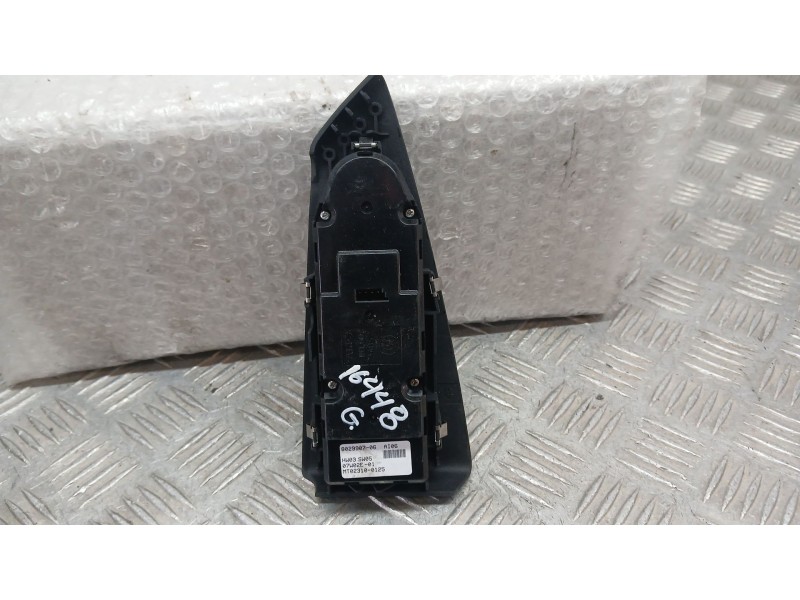 Recambio de mando elevalunas delantero izquierdo para bmw 6 (e63) 630 i referencia OEM IAM 8029907  023100125