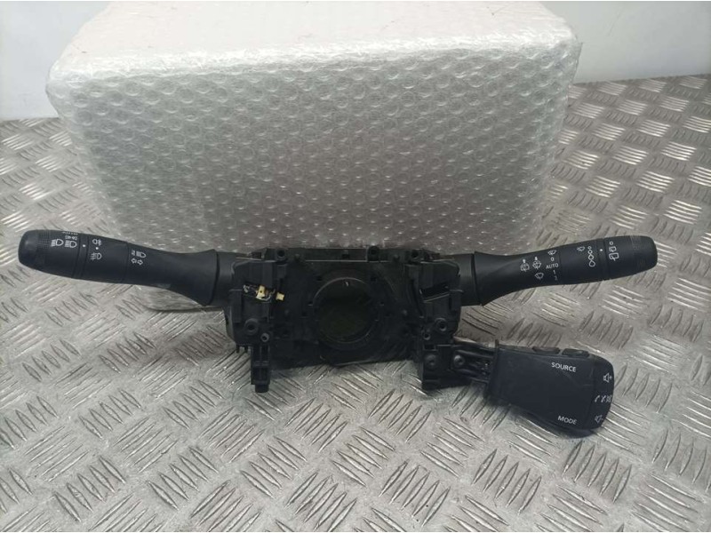 Recambio de mando luces y limpia para dacia sandero confort referencia OEM IAM 2558670985R 10508388 