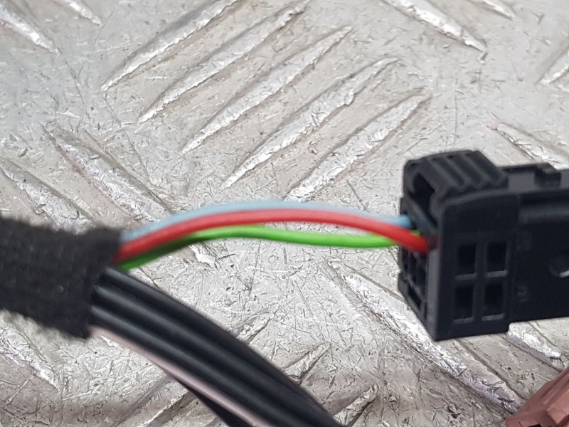 Recambio de retrovisor derecho para peugeot 208 i (ca_, cc_) 1.2 vti 82 referencia OEM IAM 1611240280 ELECTRICO ROZADO 2 CLAVIJA