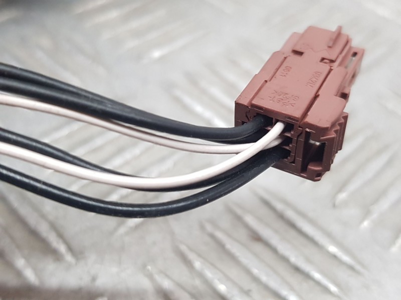 Recambio de retrovisor derecho para peugeot 208 i (ca_, cc_) 1.2 vti 82 referencia OEM IAM 1611240280 ELECTRICO ROZADO 2 CLAVIJA