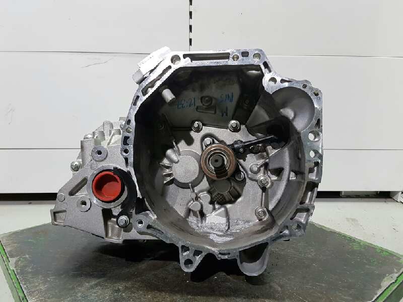 Recambio de caja cambios para dacia sandero basis referencia OEM IAM JH3372 088460 5VELOCIDADES