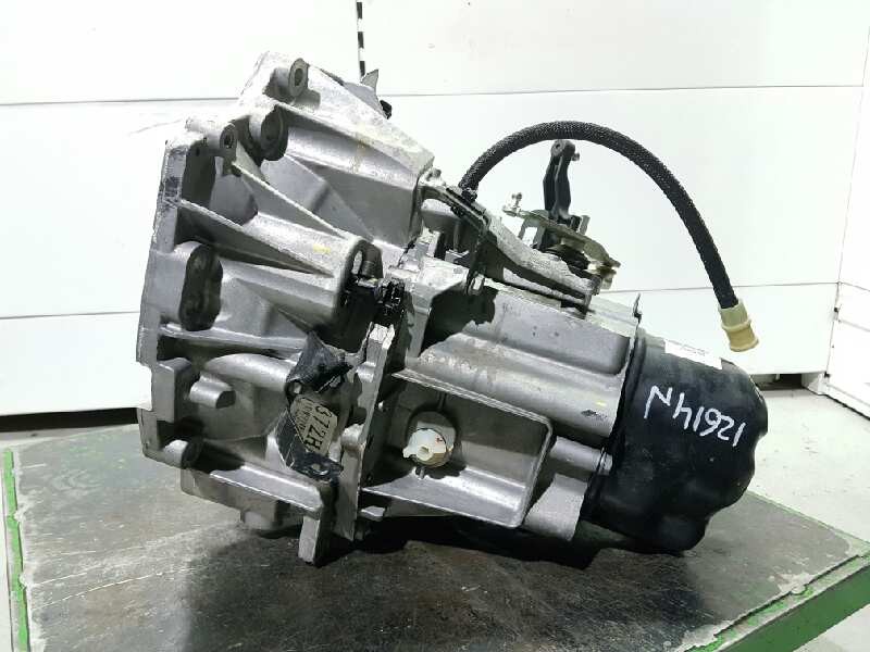 Recambio de caja cambios para dacia sandero basis referencia OEM IAM JH3372 088460 5VELOCIDADES