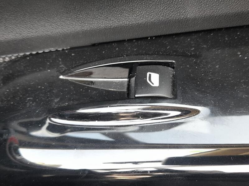 Recambio de mando elevalunas delantero derecho para citroën c3 iii (sx) 1.2 vti 82 referencia OEM IAM 96762292ZD  