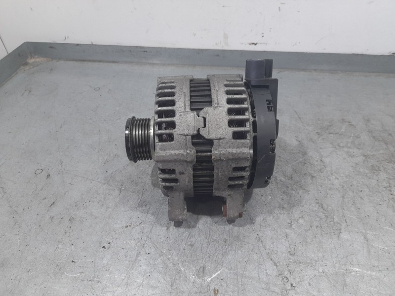 Recambio de alternador para land rover freelander (lr2) s td4 referencia OEM IAM 6G9N10300YC  