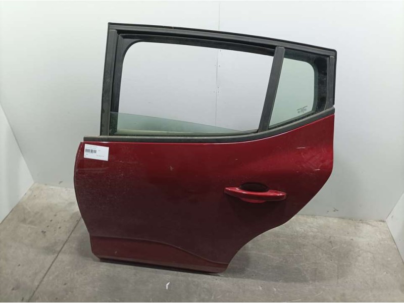 Recambio de puerta trasera izquierda para dacia sandero confort referencia OEM IAM 821016131R  