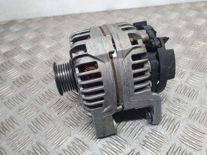 Recambio de alternador para opel zafira a club referencia OEM IAM 90561168 0124415005 BOSCH
