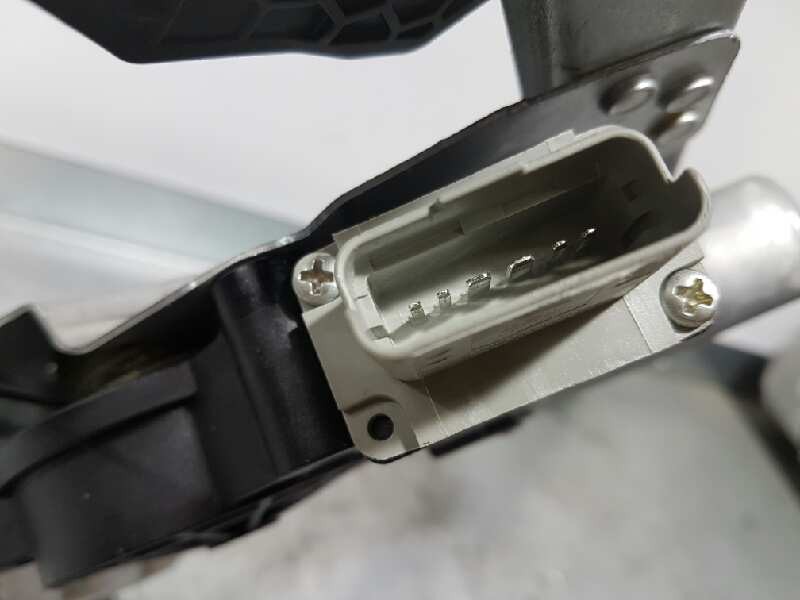 Recambio de elevalunas delantero izquierdo para dacia sandero basis referencia OEM IAM 807211440R  ELECTRICO 6 PINS