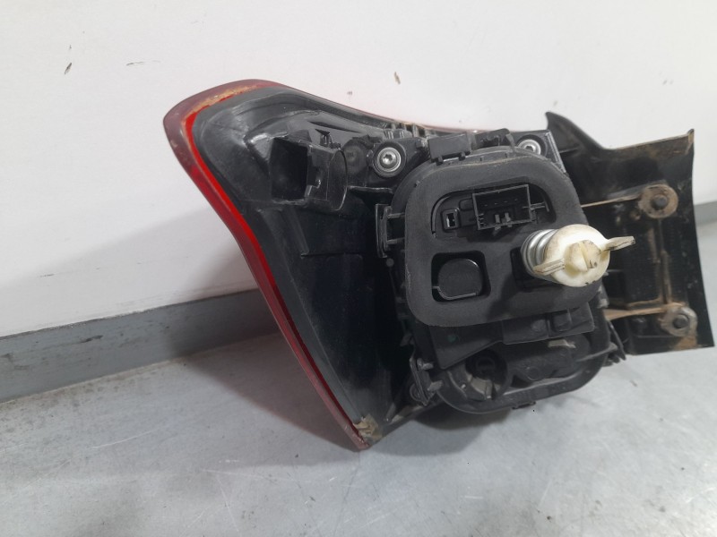 Recambio de piloto trasero derecho para seat arona style edition referencia OEM IAM 6F9945096B RE28960001 AL