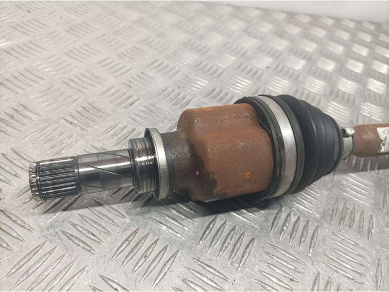 Recambio de transmision delantera derecha para dacia sandero confort referencia OEM IAM 391003401R  