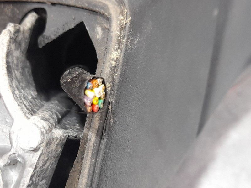 Recambio de retrovisor derecho para seat leon st (5f8) 2.0 tdi referencia OEM IAM 5F1857508Q ELECTRICO/ABATIBLE 12 CABLES