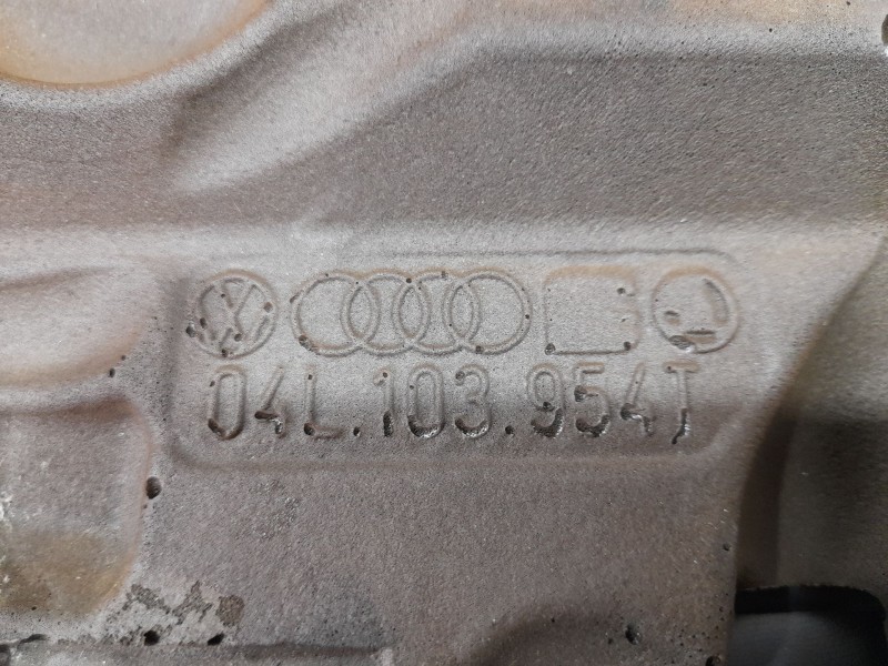 Recambio de tapa motor para seat leon st (5f8) 2.0 tdi referencia OEM IAM 04L103954T  