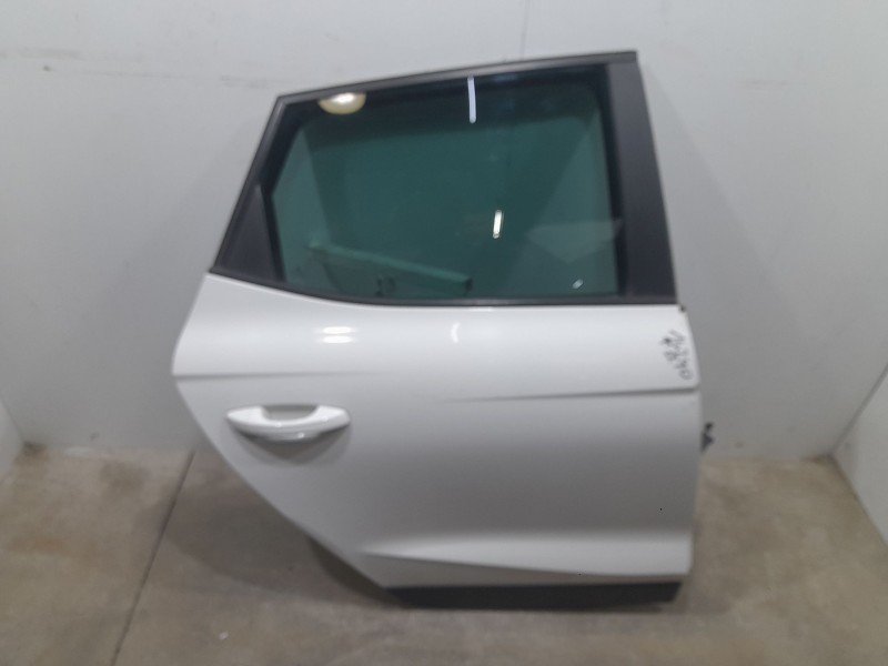 Recambio de puerta trasera derecha para seat arona style edition referencia OEM IAM 6F9833052C TOCADA 