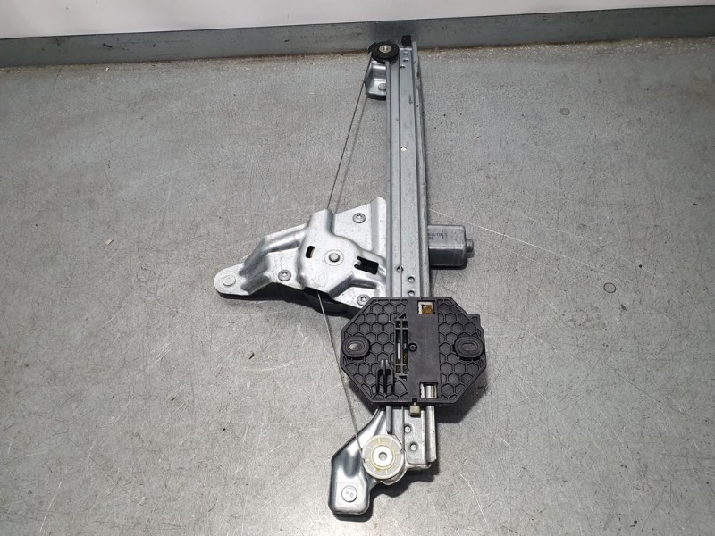 Recambio de elevalunas trasero izquierdo para dacia sandero stepway referencia OEM IAM 827211031R 575620 MAGNA ELECTRICO 2 PINS