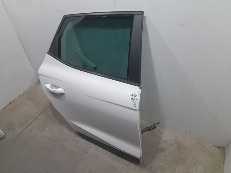Recambio de puerta trasera derecha para seat arona style edition referencia OEM IAM 6F9833052C TOCADA 