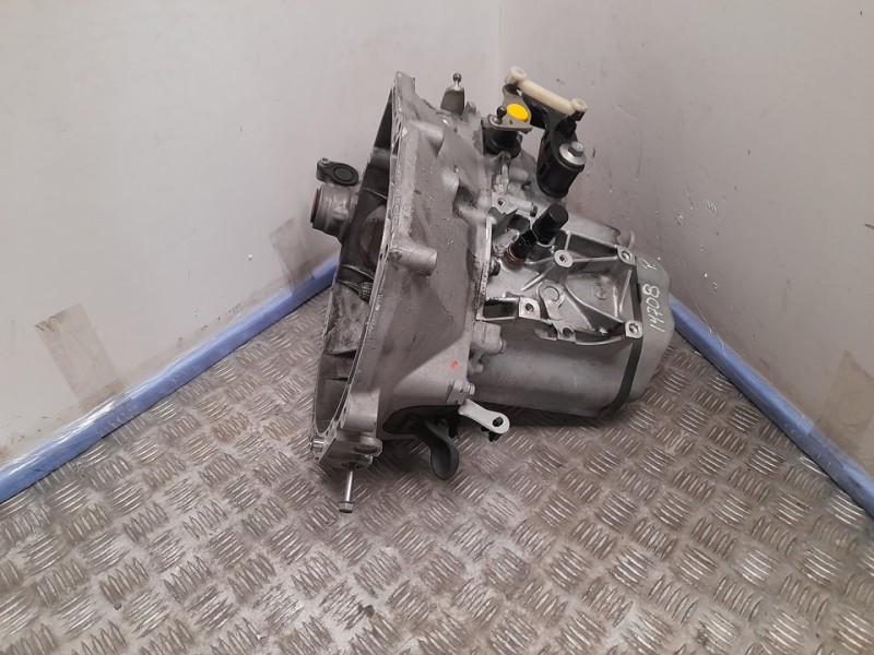 Recambio de caja cambios para citroën c-elysée seduction referencia OEM IAM 20CR15 1348261 5VELOCIDADES