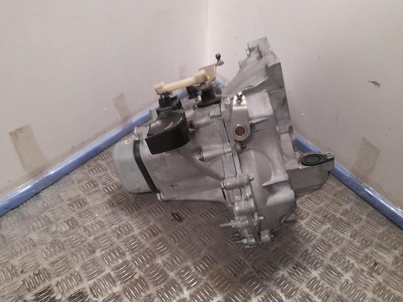 Recambio de caja cambios para citroën c-elysée seduction referencia OEM IAM 20CR15 1348261 5VELOCIDADES