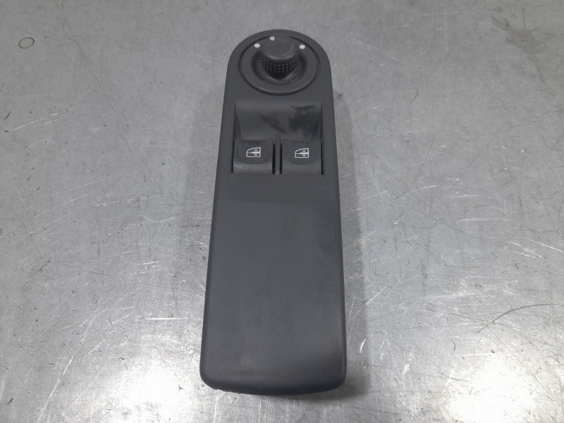 Recambio de mando elevalunas delantero izquierdo para renault clio iv (bh_) 1.5 dci 75 referencia OEM IAM 809612367R 21122015 