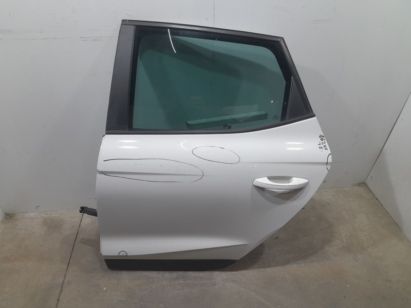 Recambio de puerta trasera izquierda para seat arona style edition referencia OEM IAM 6F9833051C  
