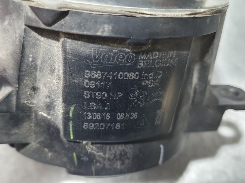 Recambio de faro antiniebla derecho para citroën c-elysée seduction referencia OEM IAM 9687410080 89207181 VALEO