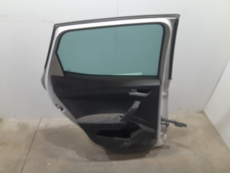 Recambio de puerta trasera izquierda para seat arona style edition referencia OEM IAM 6F9833051C  