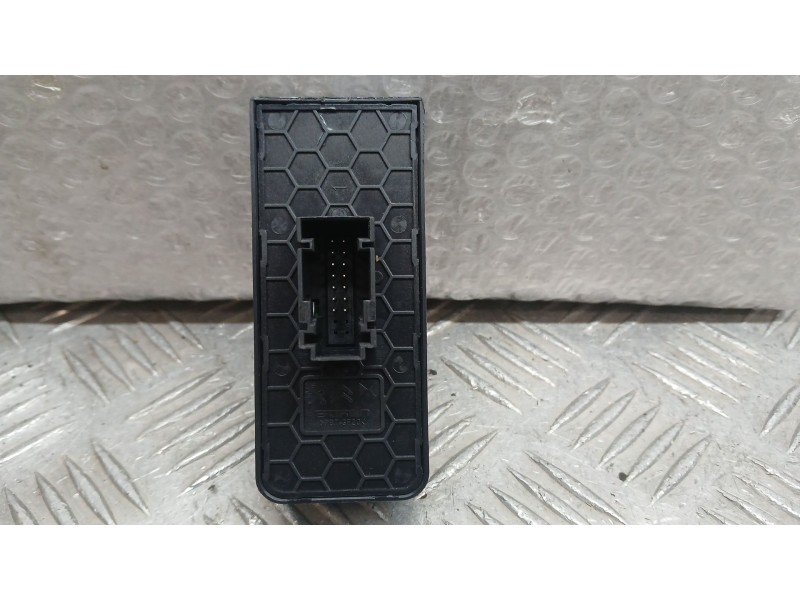 Recambio de mando elevalunas delantero izquierdo para citroën c3 iii (sx) 1.2 vti 82 referencia OEM IAM 98148907ZD  