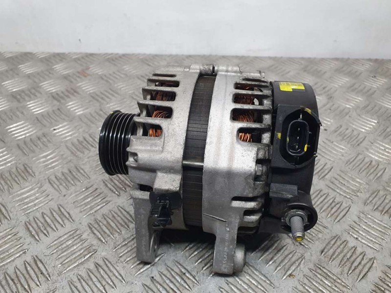 Recambio de alternador para hyundai i30 (gd) classic referencia OEM IAM 373002A850 2611067 VALEO