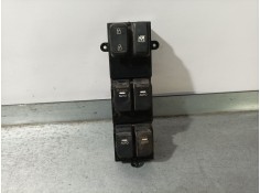 MANDO ELEVALUNAS DELANTERO IZQUIERDO 935702T040 